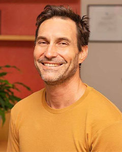 Clinton Schultz headshot
